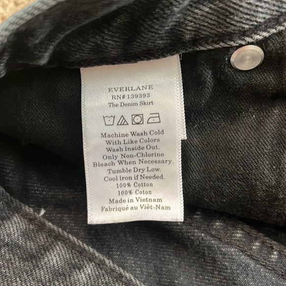 Everlane The Denim Black Skirt - Picture 8 of 8